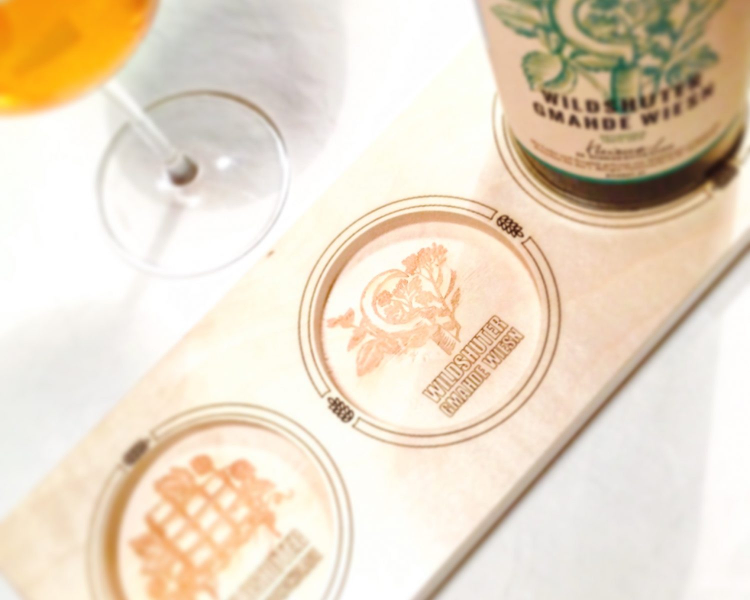 Verkostungsbretter für Bier aus Holz